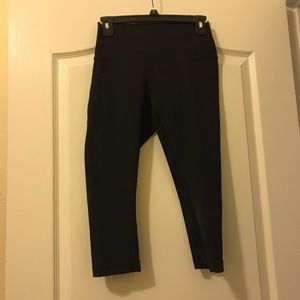 LULU-LEMON 3/4 Length Black Leggings
